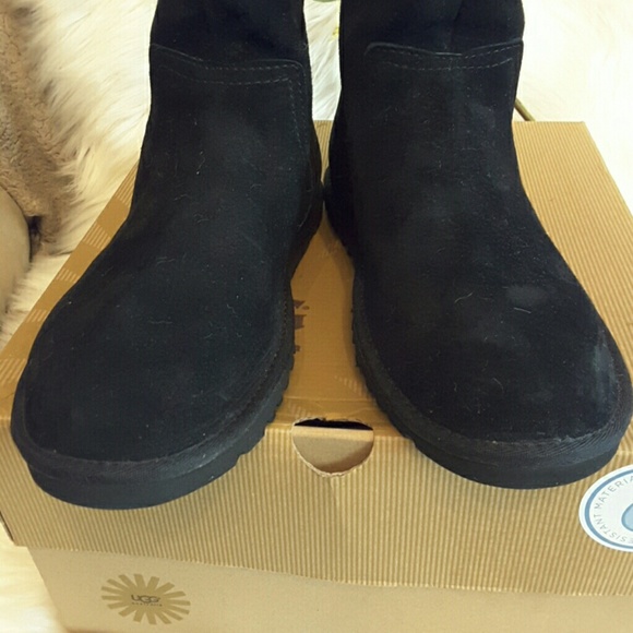 Ugg genuine real lamb fur boot with fur inside and - Picture 4 of 8